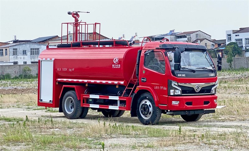 🚒 消防车大揭秘：城市里的"红色守护神"到底有多硬核？